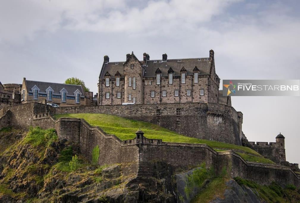 Cool Urban With Stunning Castle Views * Edimburgo