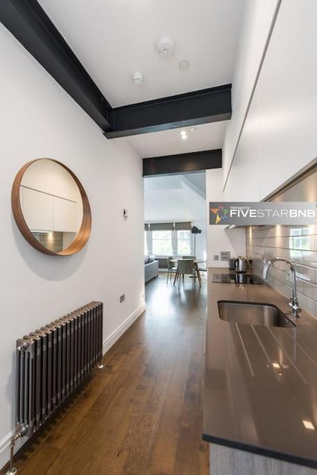 Cool Urban With Stunning Castle Views * Edimburgo